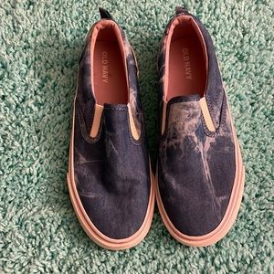 Old navy sneaker blue and white with some light purple line